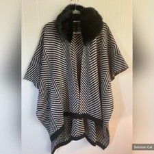 Modena Cape Shawl Women  s OSFM Black  White Geometric Pattern Faux Fur Collar