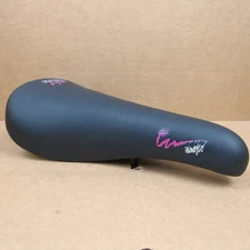 NOS Viscount Waveflo Sport Saddle w/Flolite Liquid...Black Cover w/Pink Accents