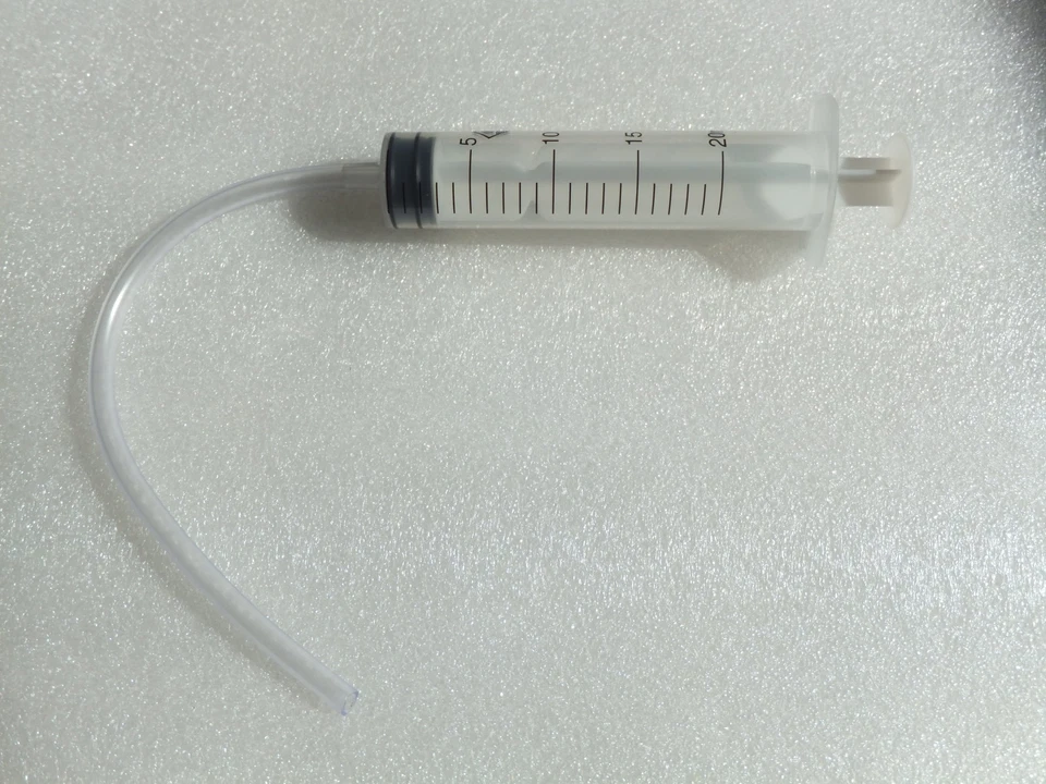 TERUMO NEW 20ml 22ml Plastic Dosing Syringe x1ml Graduated with Tube