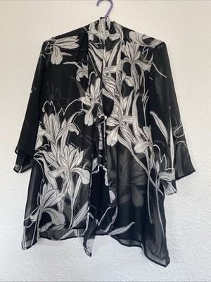 Women s Travel Elements Top  Lightweight Sz Small Black/White Floral 3/4 Slv