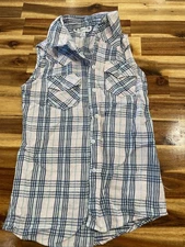 ￼ Girls Shyanne Western Cowgirl Button Up Size Medium