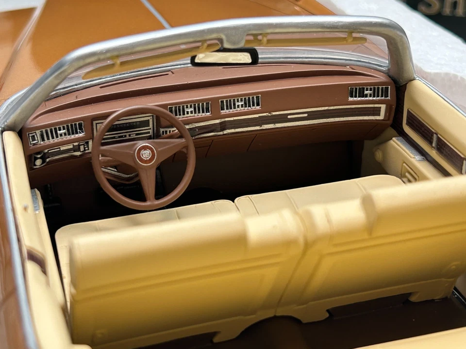 Bos 1/18 1976 Cadillac Eldorado Convertible 1976 Bronze Metallic Resin Car Model - Image 4 of 4