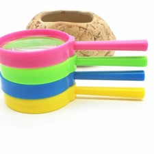 A Handheld Plastic Magnifying Glass, Handheld Reading Puzzle Science and Educati