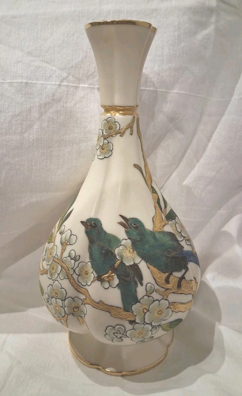 Antique Royal Worchester Est 1890 Blush Ivory Vase