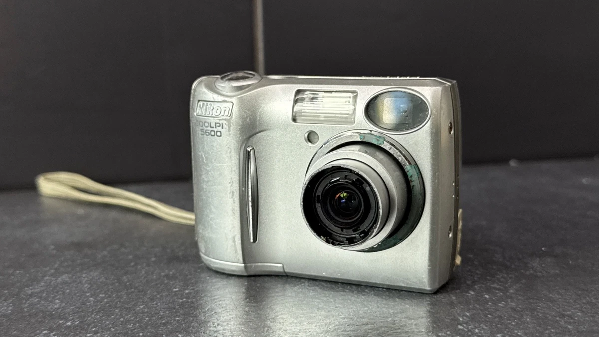 Nikon COOLPIX 5600 Digital Cameras for Sale | Shop New & Used