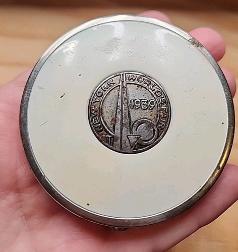 Vintage 1939 New York Worlds Fair Powder Makeup Compact Mirror