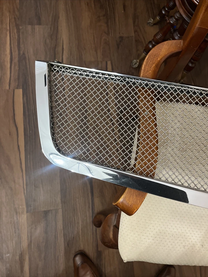 Решетка переднего радиатора 04–09 Cadillac SRX E&G Classics хромированная сетка - Изображение 3 из 4