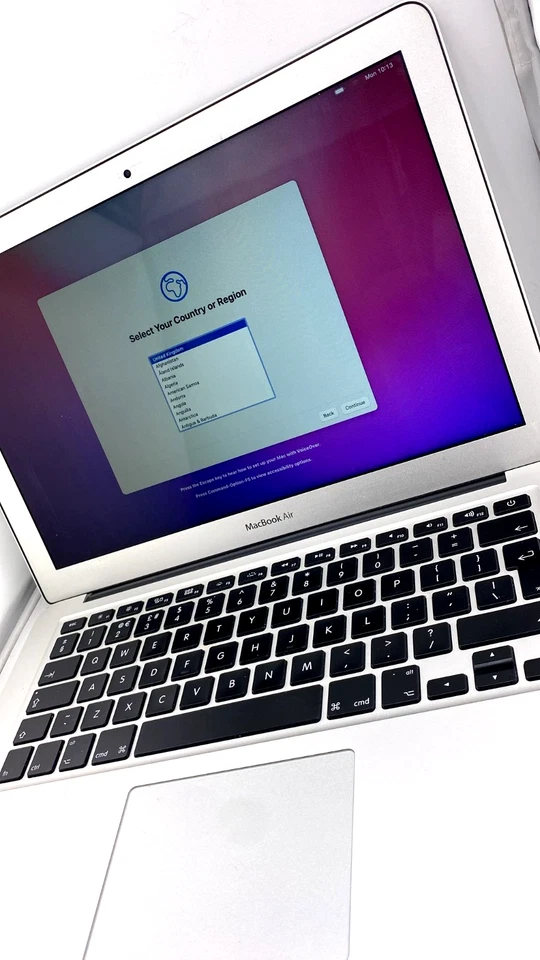 MacBook Air 13 inch Intel Core i5 1.8Ghz 2017 8GB RAM 256GB SSD A1466 Grad B UK - Image 3 of 4