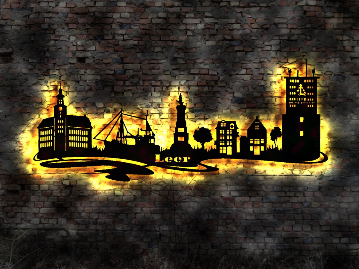 Namofactur Skyline LED Holz Wanddeko – Personalisierbar, Beleuchtet, 3 Größen, Frankfurt-Motiv