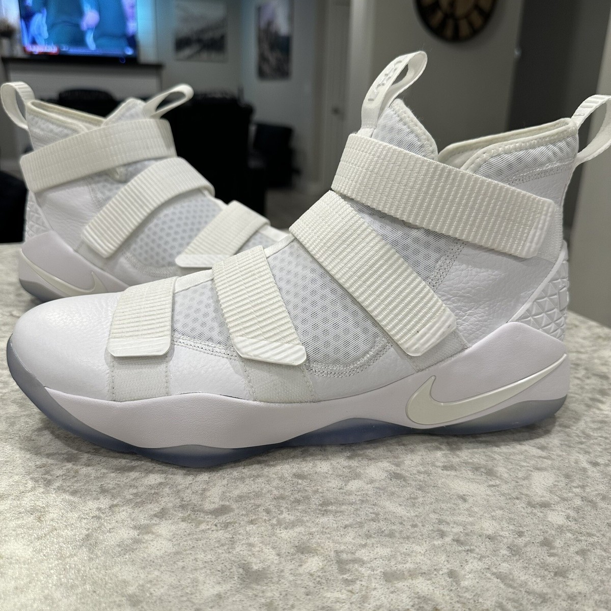 Size 13 - Nike LeBron Soldier 11 Triple White VNDS Size 13 - Nike LeBron Soldier 11 Triple White VNDS