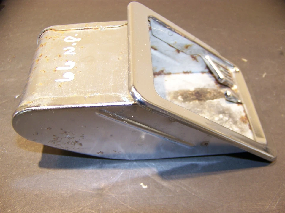 Chrysler Newport 1966 cenicero receptáculos par OEM New Yorker 300 Town & Country Foto 3 de 4