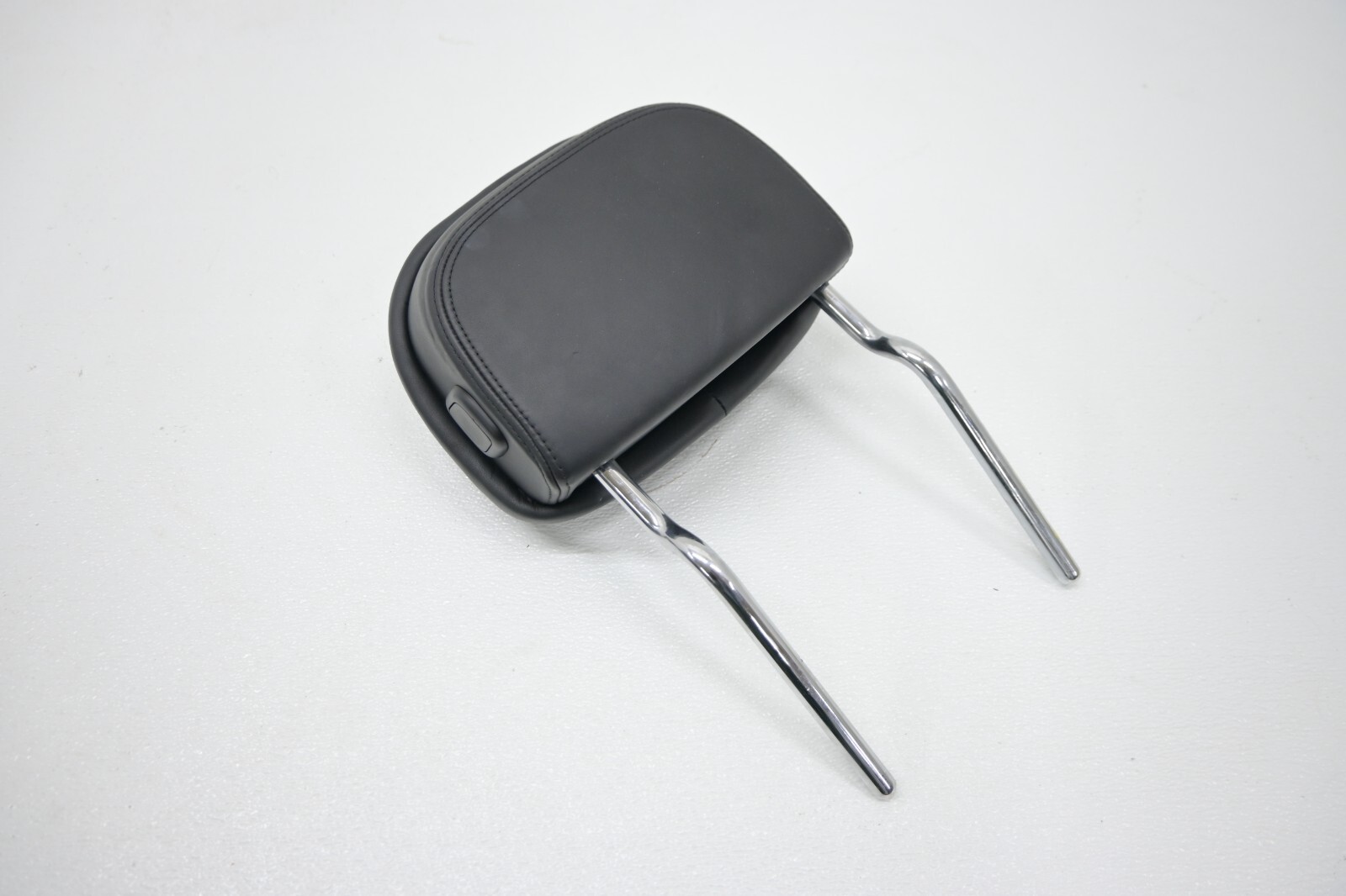 ⭐ 08-17 Maserati Quattroporte Front Seat Headrest Leather Black & Red Oem