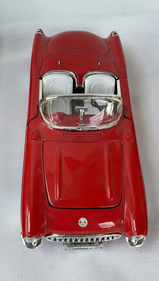 4 - Urago / Speedway Ferrari / Lamborghini / Jaguar / Corvette Diecast Car Lot - Image 4 of 4