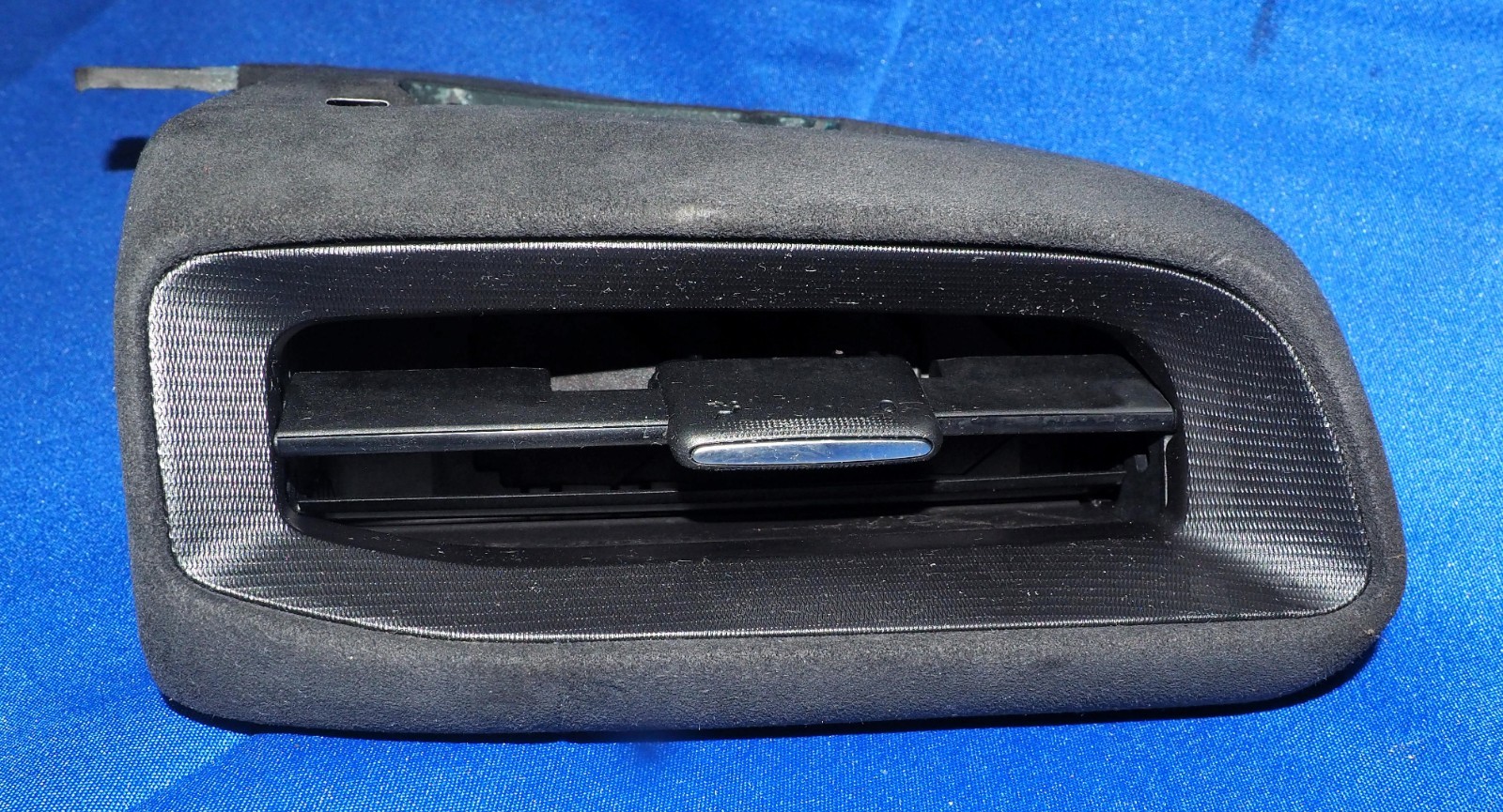 2022-2026 Maserati MC20 MCPura Driver Side Right Air Vent W/Alcantara Housing OE