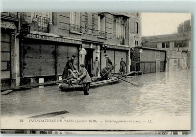 13136764 - Paris Inondations de Paris D´ménagement rue Gros 1910