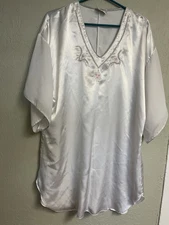 Vintage Val Mode Lingerie Nightgown Size L White  Embroidered