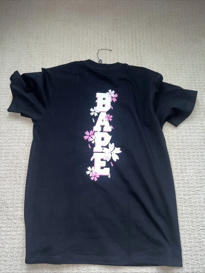 Camiseta Bape Sakura Negra Mediana SS23 Foto 4 de 4