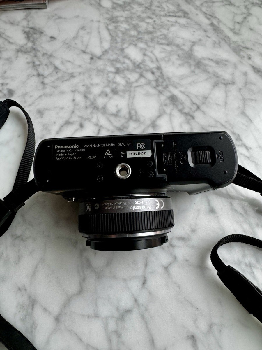 Panasonic Lumix DMC-GF1 Mirrorless Camera 20mm f/1.7 Lens Black