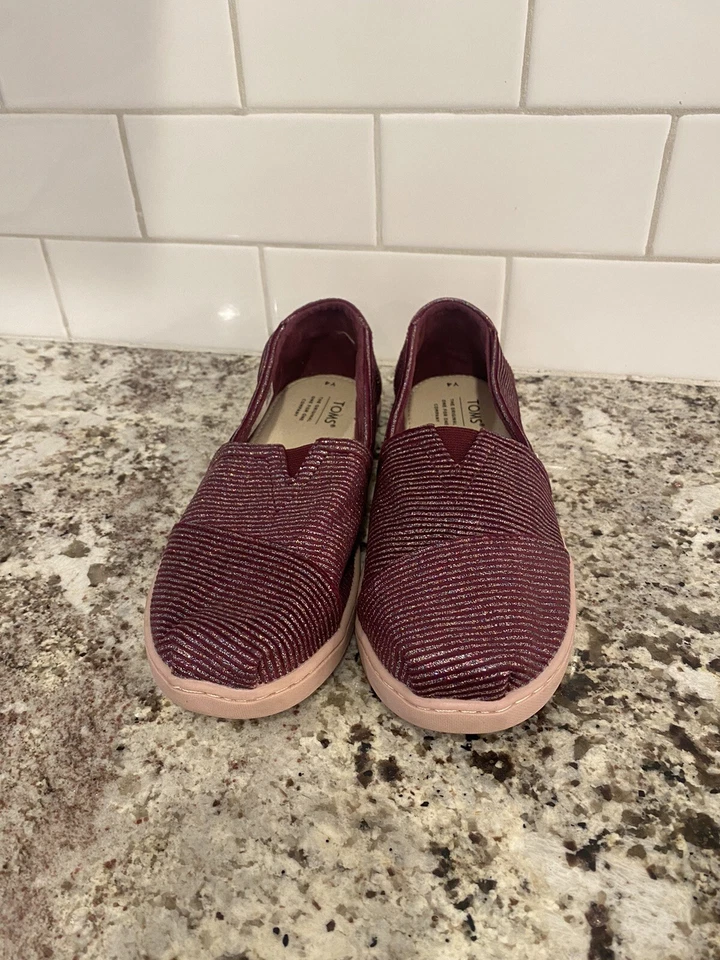 Sapato Tom’s Youth tamanho 4 Alpargata Glimmer Rosa Escuro Borgonha Roxo - Imagem 2 de 4