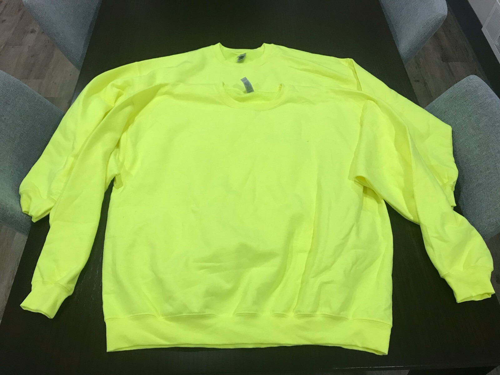 Gildan 18000 LOT OF 2 Unisex Heavy Blend™ Crewneck Sweatshirt, Size 2XL (Loc 9)