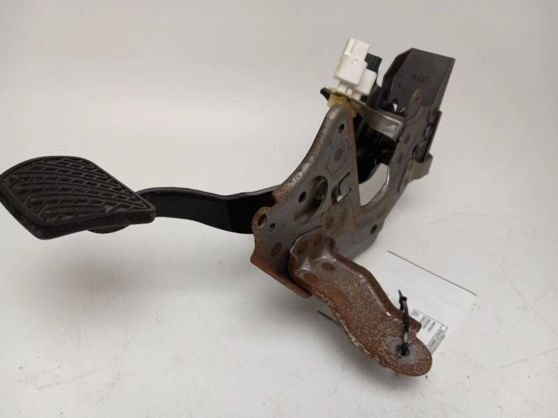 2013 NISSAN ALTIMA BRAKE PEDAL - Image 4 of 4