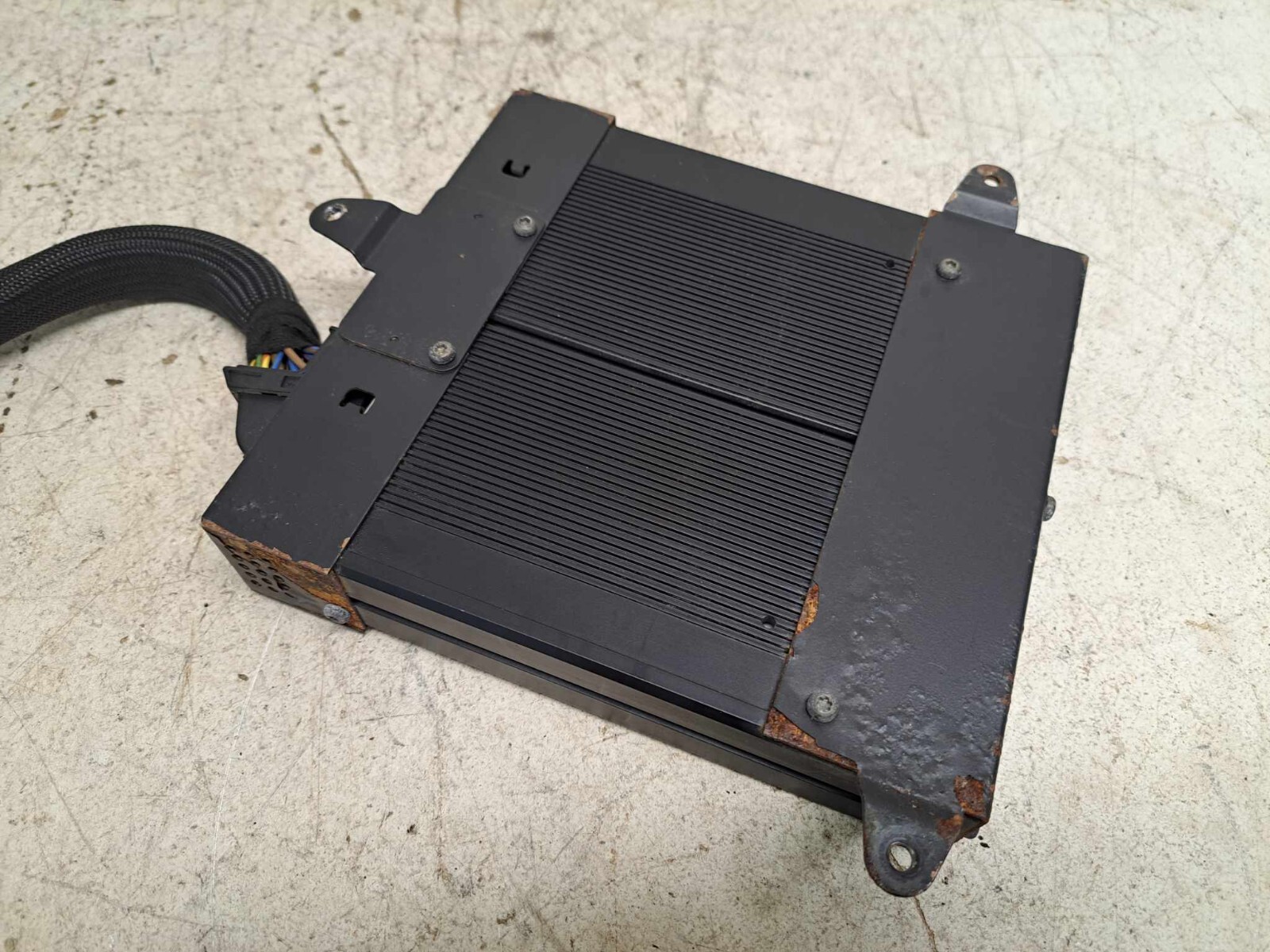 E46 BMW 3 SERIES TOURING STEREO HARMAN KARDON AMPLIFIER AMP E46/3 
