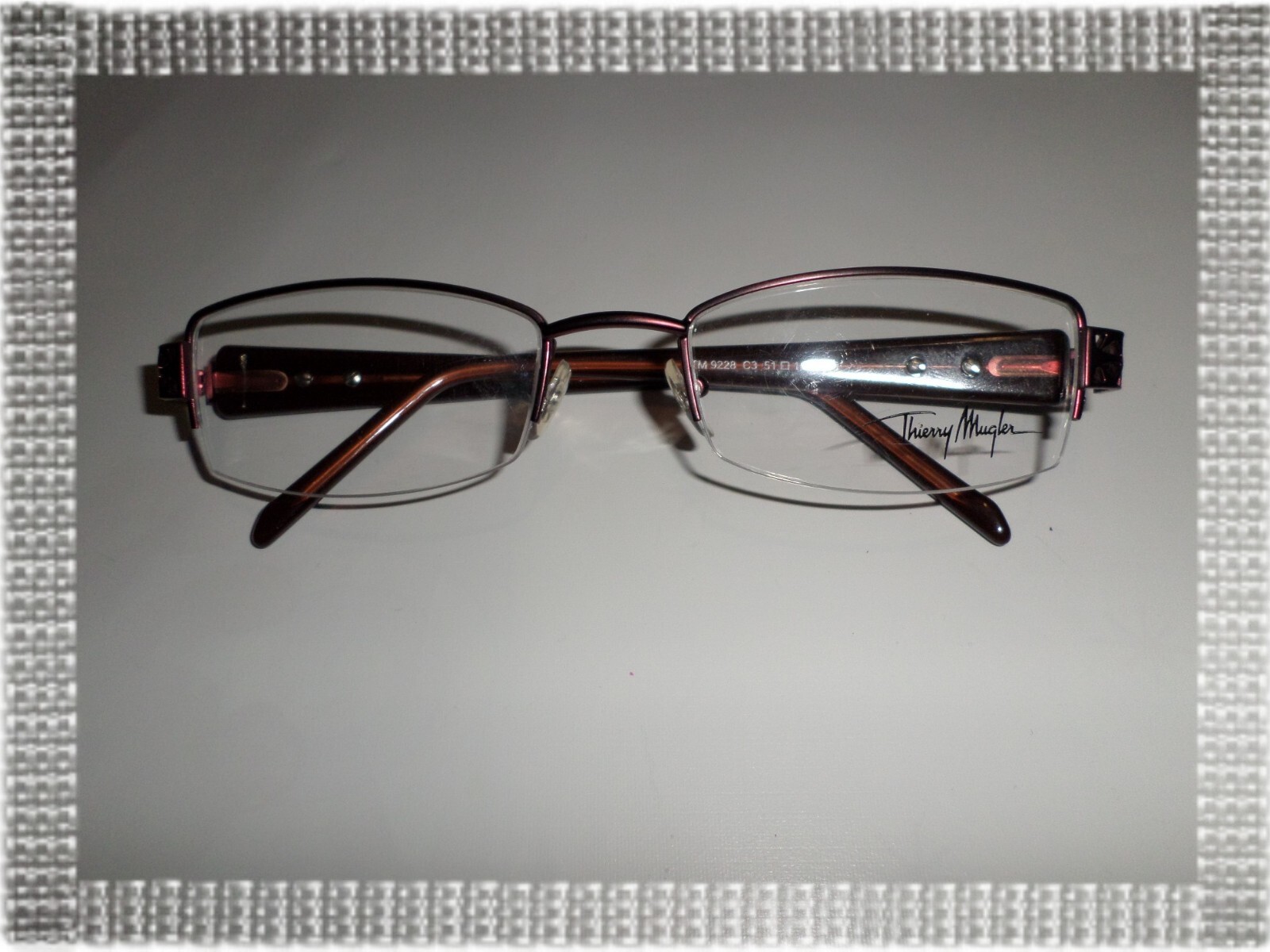 Monture Thierry Mugler TM 9228 bordeaux légère pour visage fin