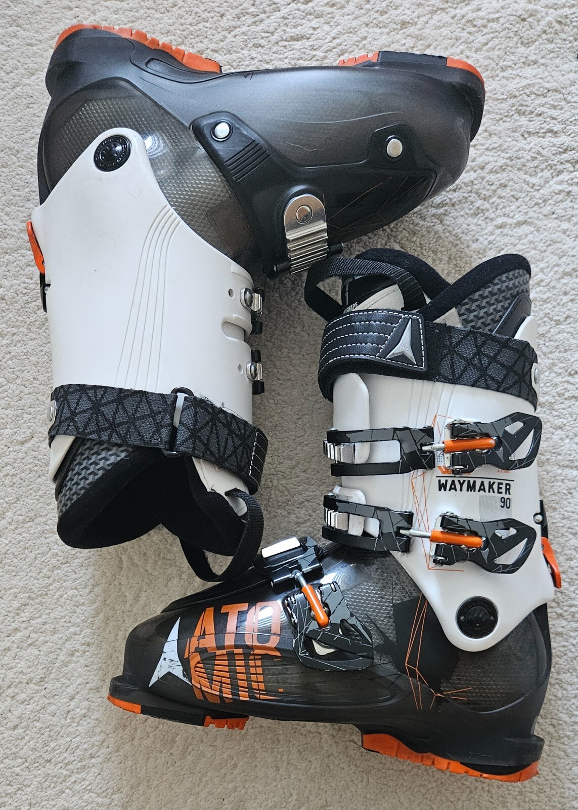 SALOMON Scarponi da sci uomo Atomic Waymaker Flex 90 taglia UK 7 a 7 5 nero bianco arancione.