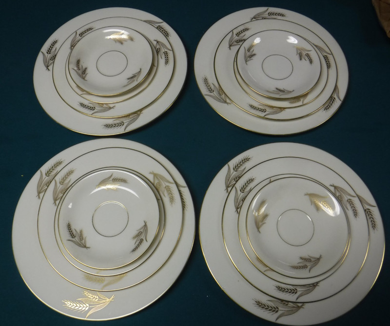 Lenox China Harvest Wheat Gold Rim Set of 16 Serving for 4