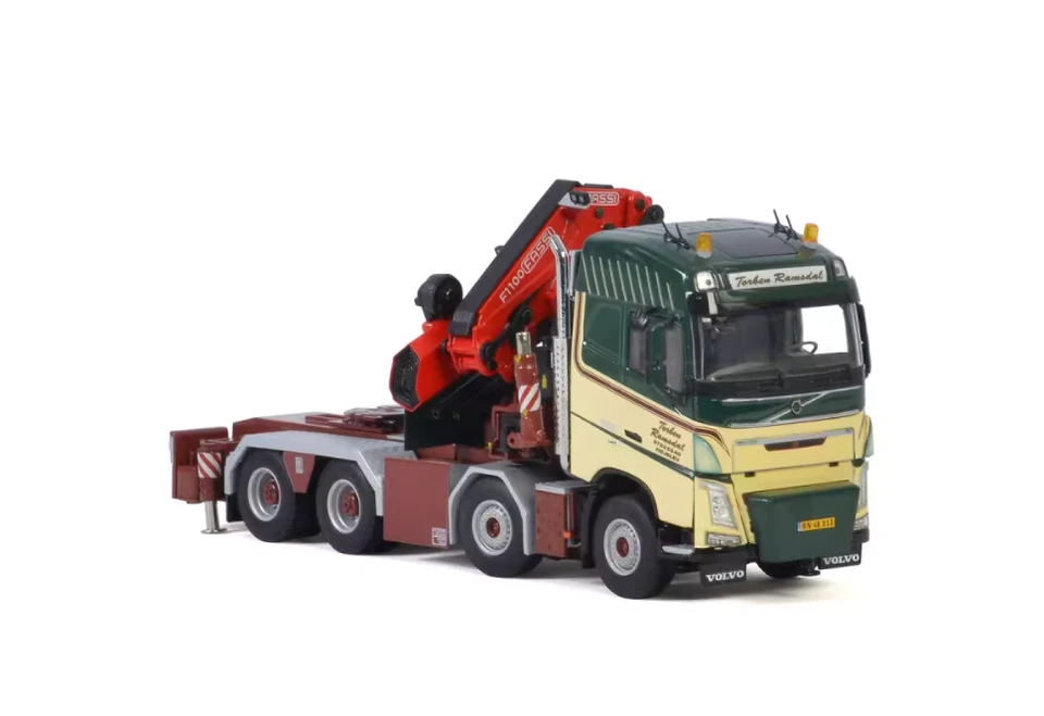 Литая модель крана грузовика 1:50 WSI VOLVO FH4 8X4 FASSI 1100 JIB - Изображение 2 из 4