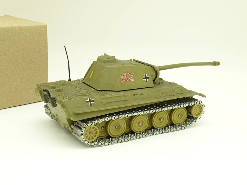 Solido Military Army SB 1/50 - Tank Panther G 132 Desert Sand - Image 2 of 3