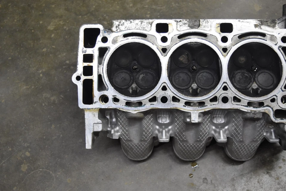 2010 2011 雪佛兰科迈罗乘客右手气缸盖 3.6 V6 12617771 — 第 3/4 张图片