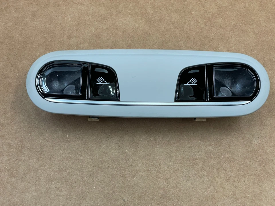 12 13 14 15 Audi S7 conjunto de lâmpada cúpula dianteira traseira cinza 1605 fabricante de equipamento original - Imagem 2 de 4