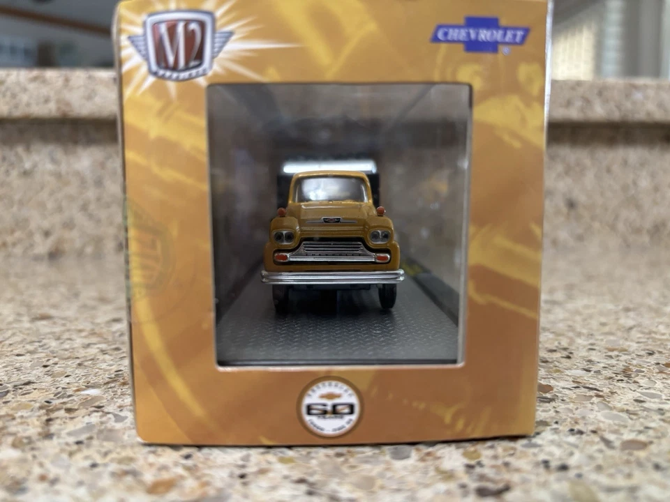 M2 Machines Auto Haulers 1958 Chevrolet S15 & 1966 ChevroletCorvett 327 1:64 - Image 4 of 4