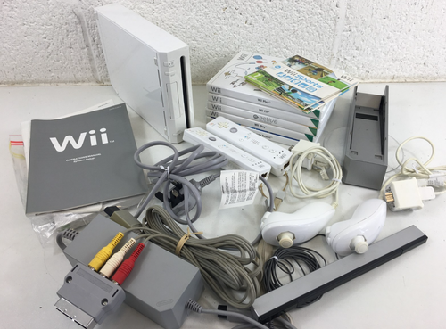 Nintendo White Wii Console Bundle Unboxed - w Accessories & Games