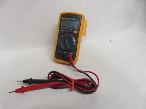 Multimetro Fluke 112 true rms voltmetro ohm misuratore con cavi funzionante - Foto 2 di 3