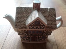 Collector's Item Tudor House English Country Houses Teapot