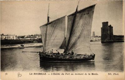 AK La ROCHELLE Entere du Port au moment de la Marée (666703)