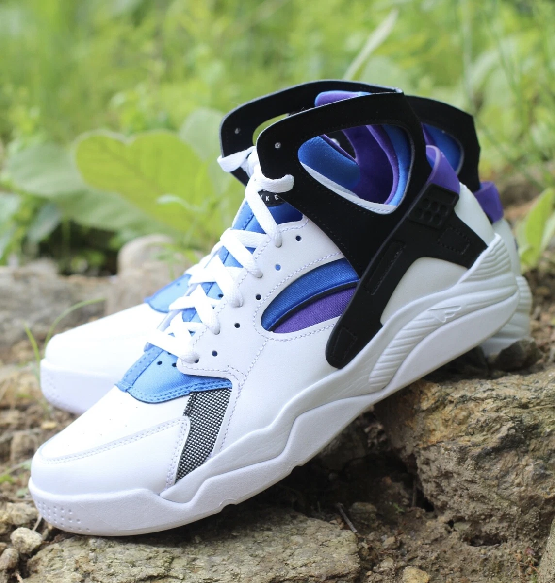 Nike Men's Air Flight Huarache Basketball Shoe