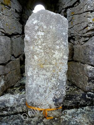 Foto 12x8 Altarstein - Cill Ghobnait Furmina Schnitzerei jetzt kaum noch sichtbar. c2011