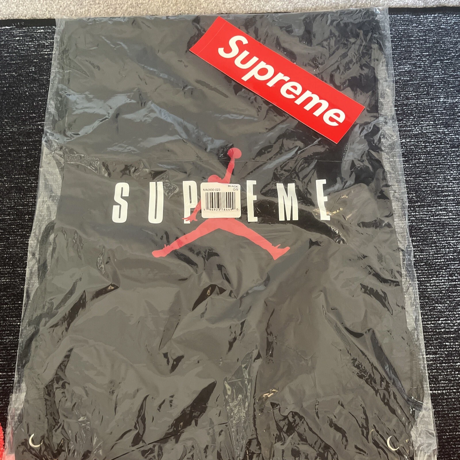 Sac à cordon Supreme x Jordan Collaboration / Taille unique neuf commande confirmée ✅