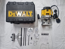 DEWALT 625E ROUTER 240 VOLTS WITH ACCESSORIES, CARRY CASE - GREAT CONDITION
