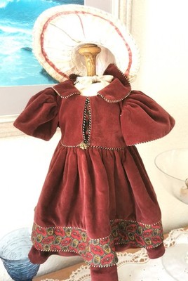 lovely old  13'' velvet doll dress w. bonnet f. antique French / German  Doll