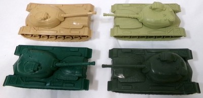 Vintage Generic Brand 4 Plastic Green Tan Army Tank Lot 5.5'' Long