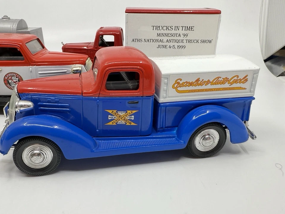 Lote de 5 bancos de monedas fundidas a presión de colección Liberty Classics edición limitada con llave de hierro Foto 3 de 4