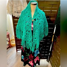 Vintage Hand Crochet Jasmine Stitch Shaw