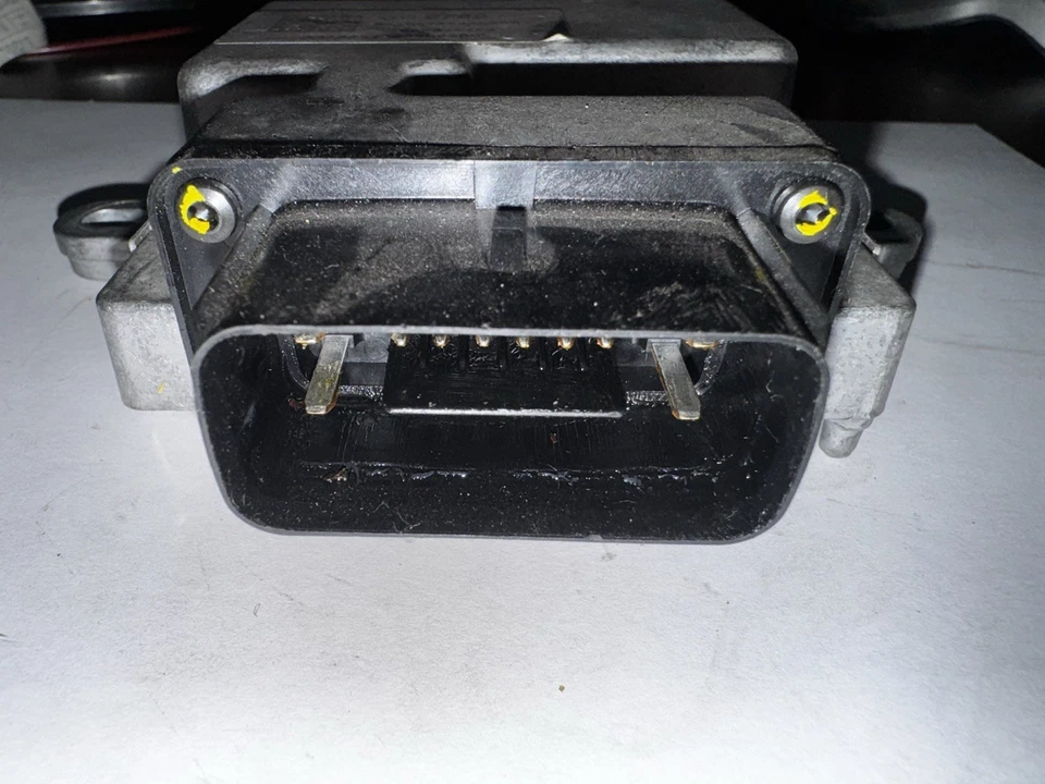 GMC TERRAIN 2014 -EQUINOX -MALIBU BOMBA DE COMBUSTIBLE CHASIS MÓDULO DE CONTROL 23172742 OEM Foto 2 de 2