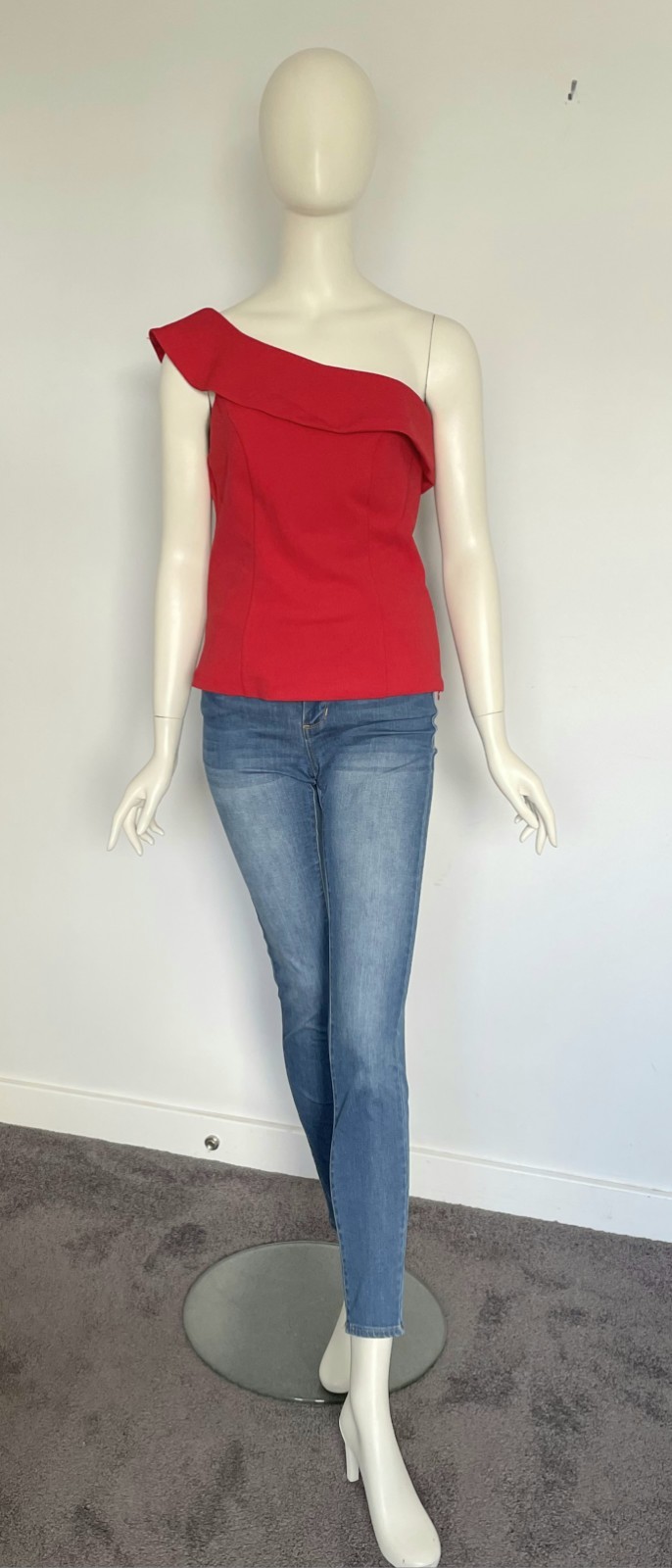 Review Structured Top BNWT Womens 12 Cherry Red One Shoulder Glamour RRP $99 image 2