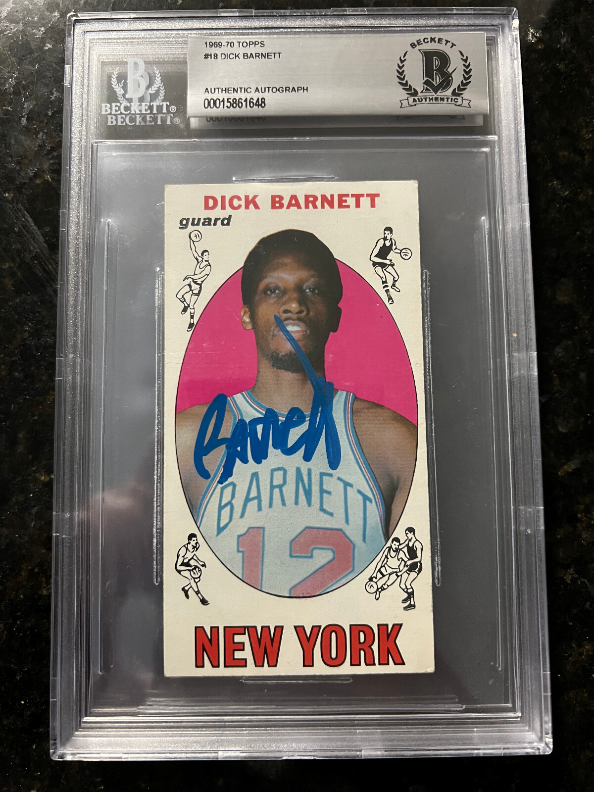 Dick Barnett Signed 1969-70 Topps Basketball #18 RC Rookie AUTO PSA/DNA view 2
