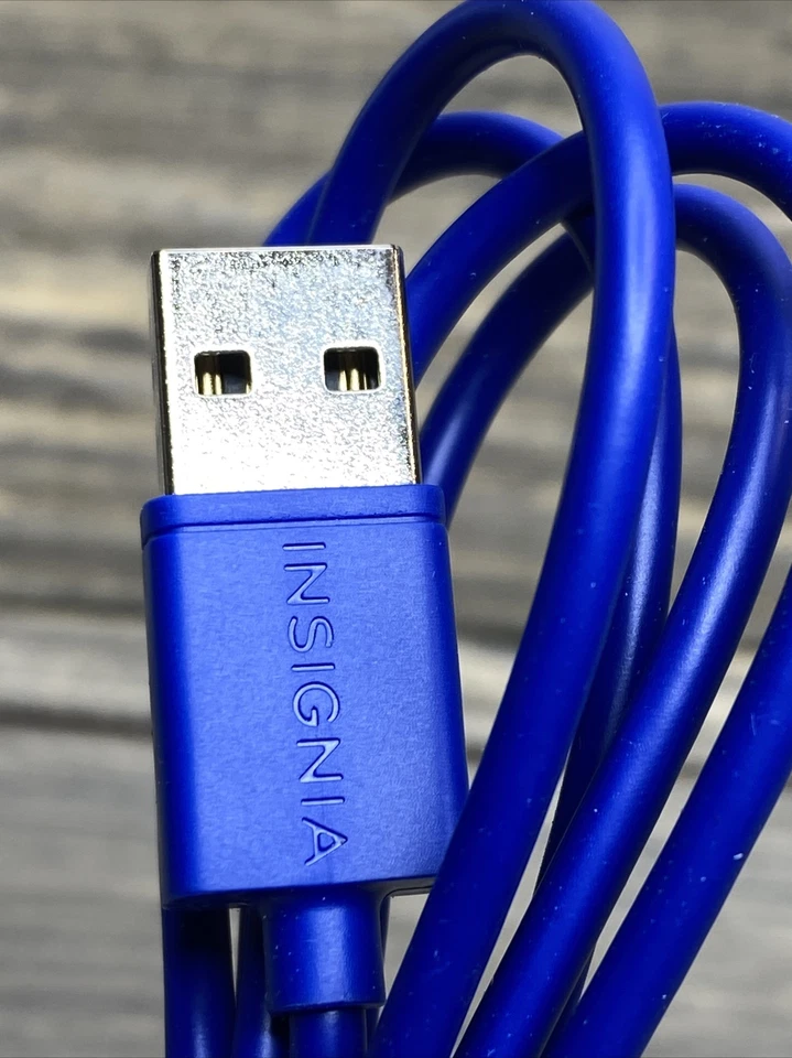 Insignia 4ft Micro-USB Charge & Sync Cable Blue for Android NS-MCDT2B - Image 3 of 4